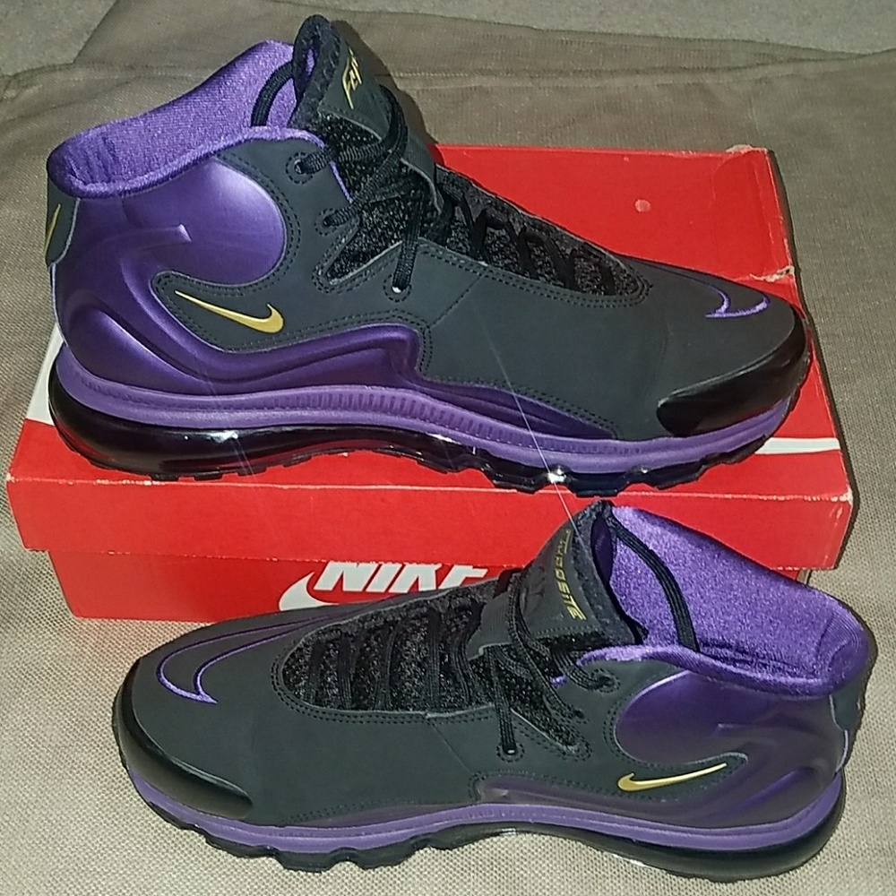 🔥[NIKE AIR MAX FLYPOSITE] - Sz 10(Blk/Pur/Gld)🔥